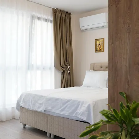 Todorovi аpartments 2 * Warna